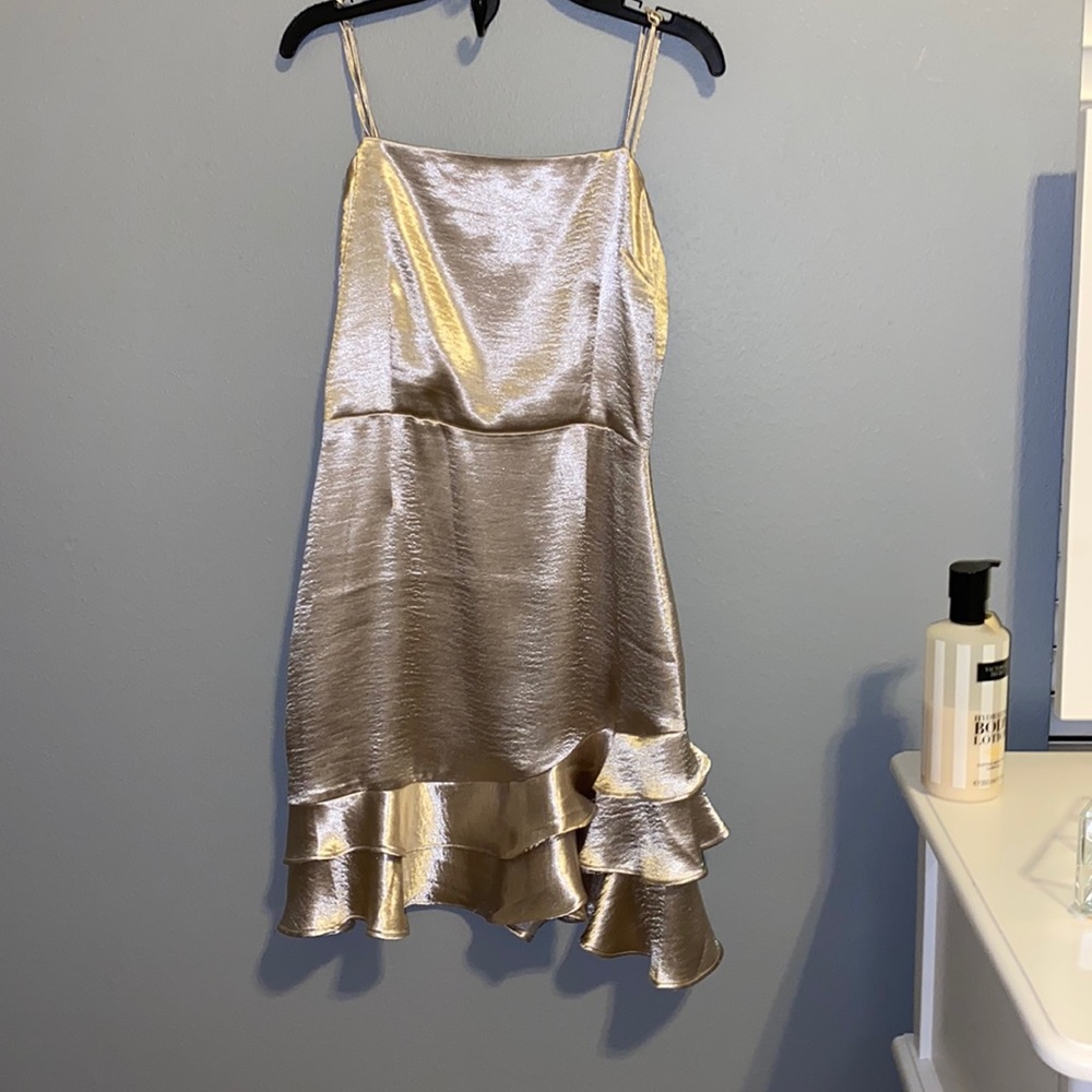 SILVER LULUS DRESS NEVER WORN